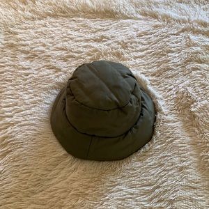 zara army green quilted bucket hat